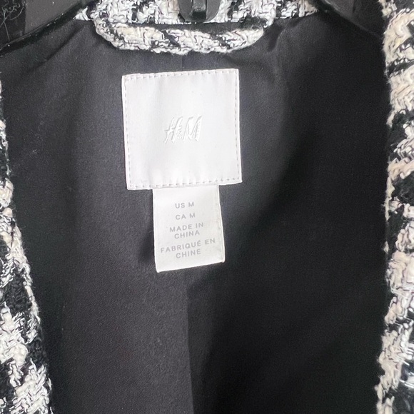 Women's Black and White Houndstooth Blazer - Picture 2 of 2